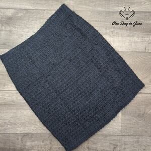 Amanda + Chelsea Knee Length Skirt Size M